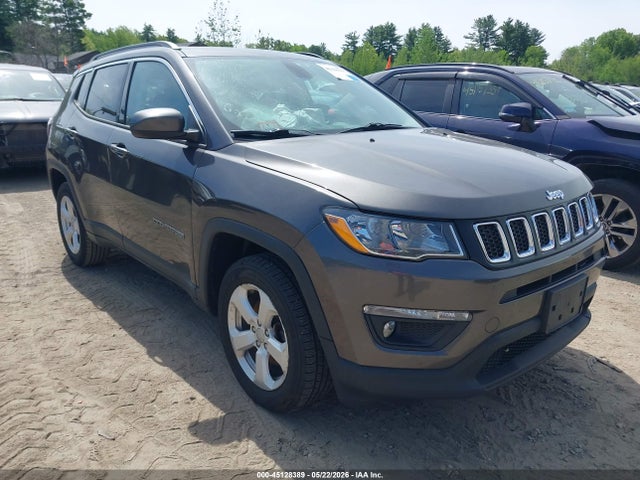 Salvage Jeep Compass Image