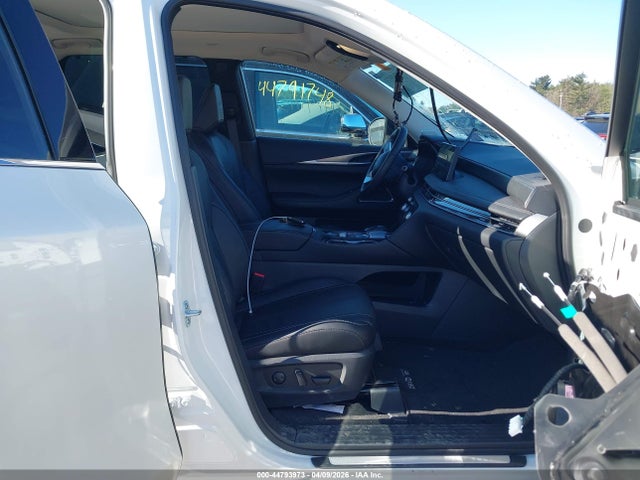 INFINITI Qx Luxe Awd
