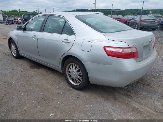 Toyota Camry Le V6