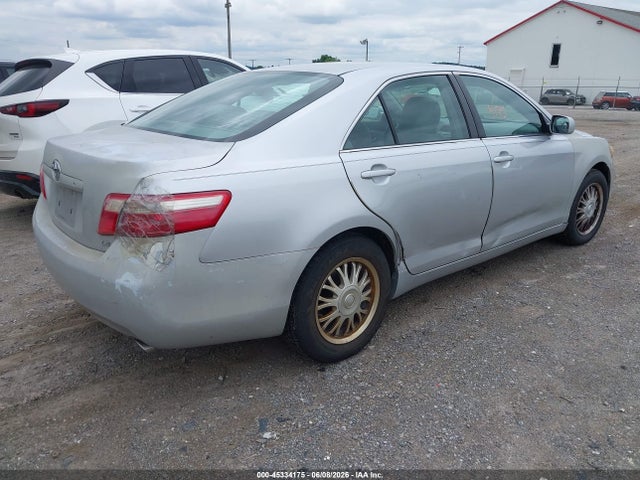 Toyota Camry Le V6