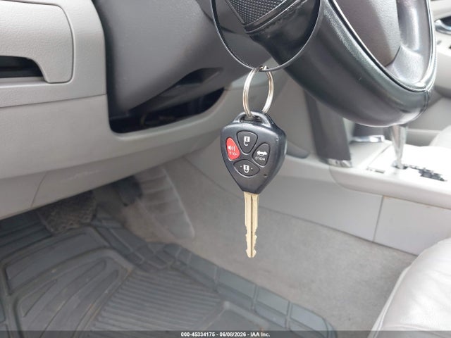 Toyota Camry Le V6