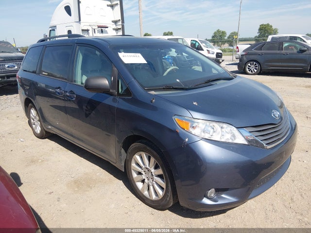 Salvage Toyota Sienna Image