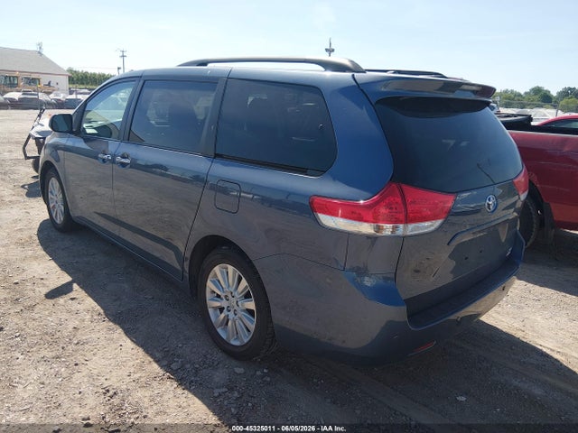 Toyota Sienna Xle 7 Passenger