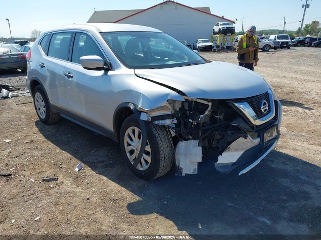 Salvage Nissan Rogue Image