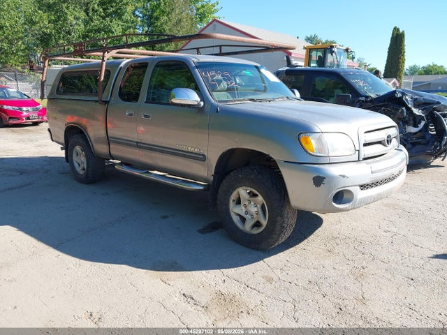 Salvage Toyota Tundra Image