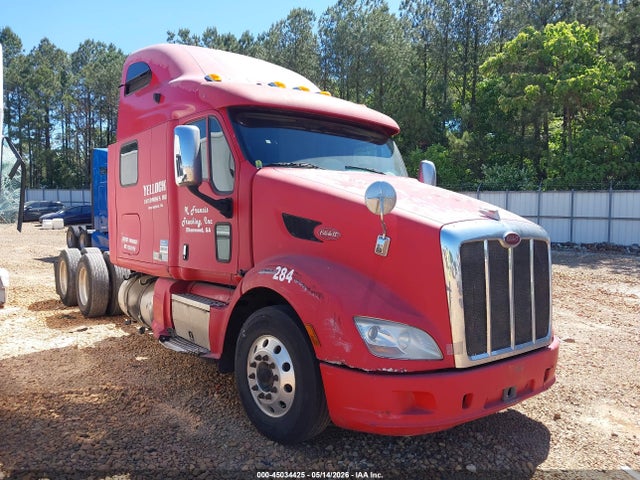 Salvage Peterbilt 587 Image