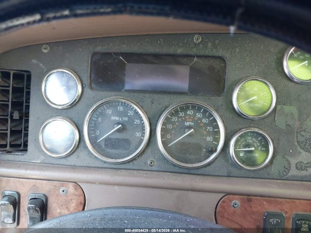 Peterbilt 587