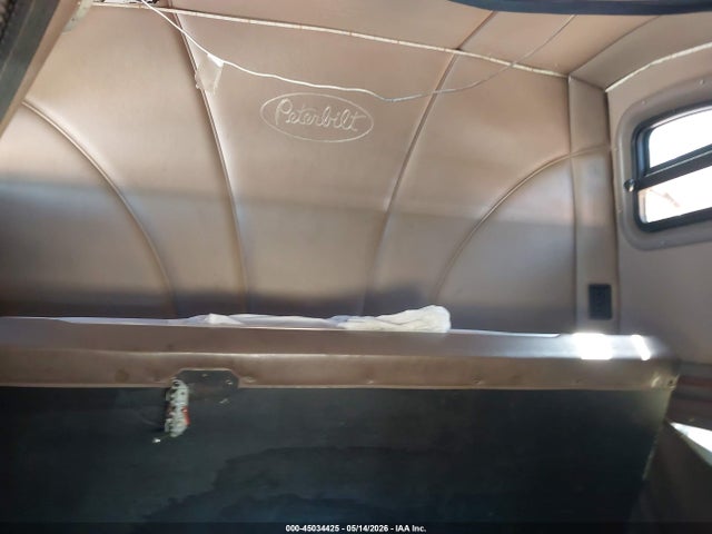 Peterbilt 587