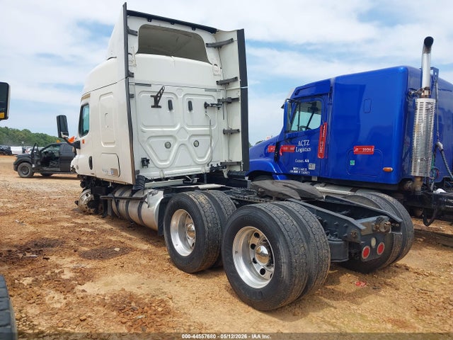 Freightliner Cascadia 113
