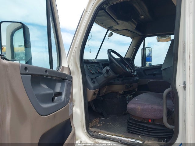 Freightliner Cascadia 113