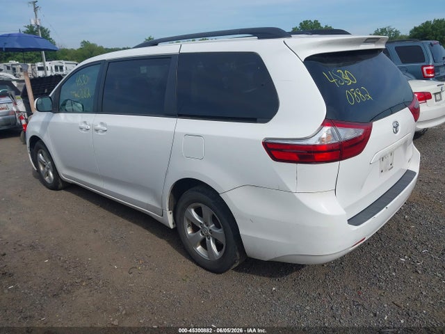 Toyota Sienna Le 8 Passenger