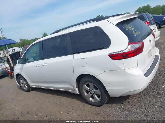 Toyota Sienna Le 8 Passenger