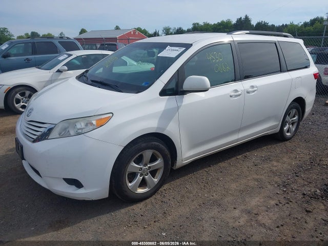 Toyota Sienna Le 8 Passenger