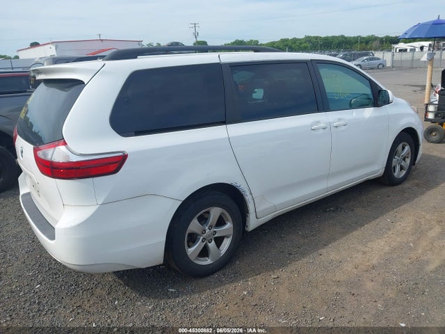 Toyota Sienna Le 8 Passenger