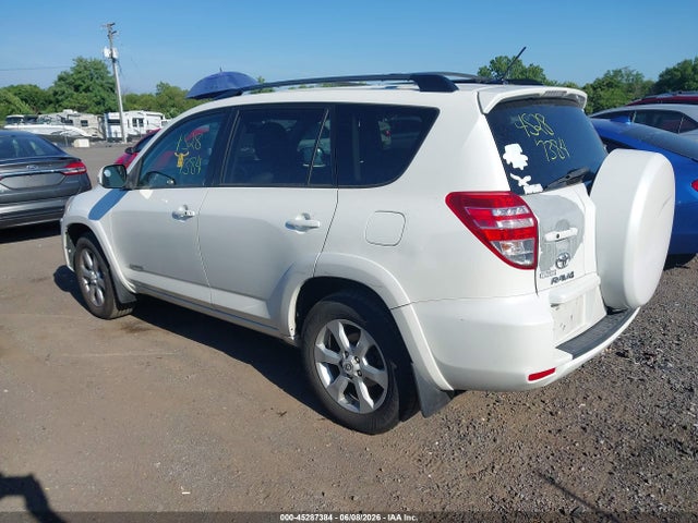 Toyota RAV4 Limited V6