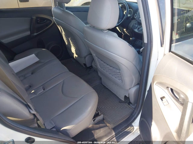 Toyota RAV4 Limited V6