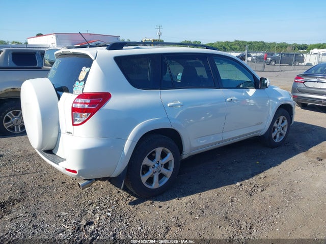 Toyota RAV4 Limited V6