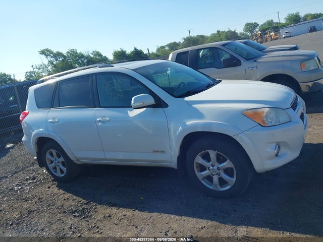 Toyota RAV4 Limited V6