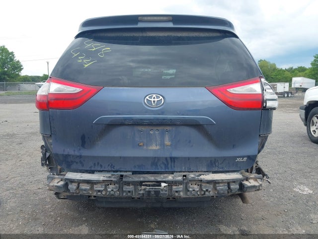 Toyota Sienna Xle Premium 8 Passenger