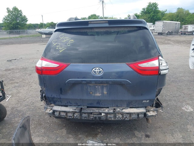 Toyota Sienna Xle Premium 8 Passenger