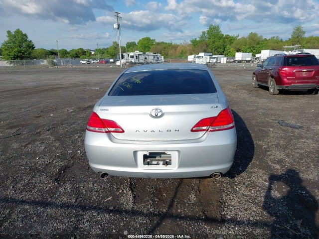 Toyota Avalon Xls