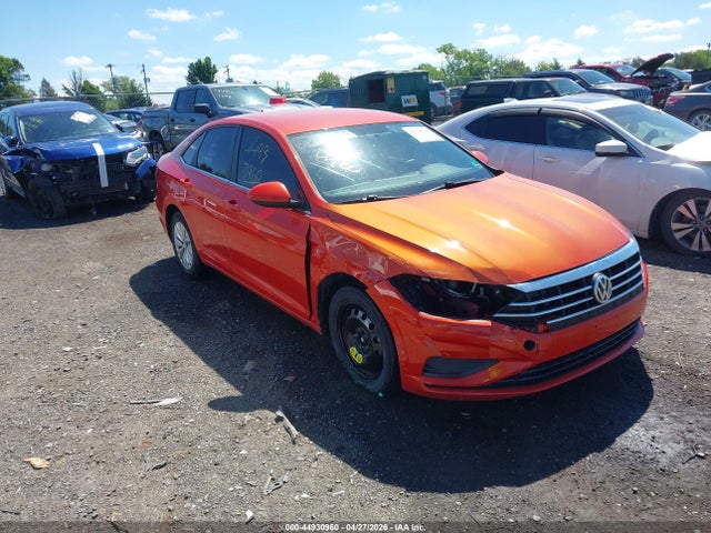 Salvage Volkswagen Jetta Image
