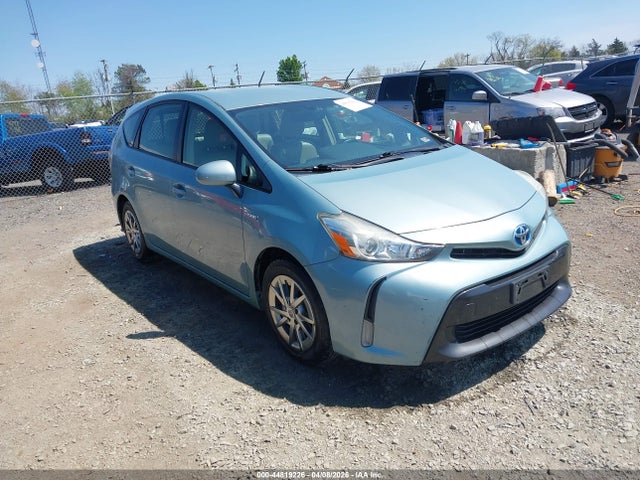 Salvage Toyota Prius v Image