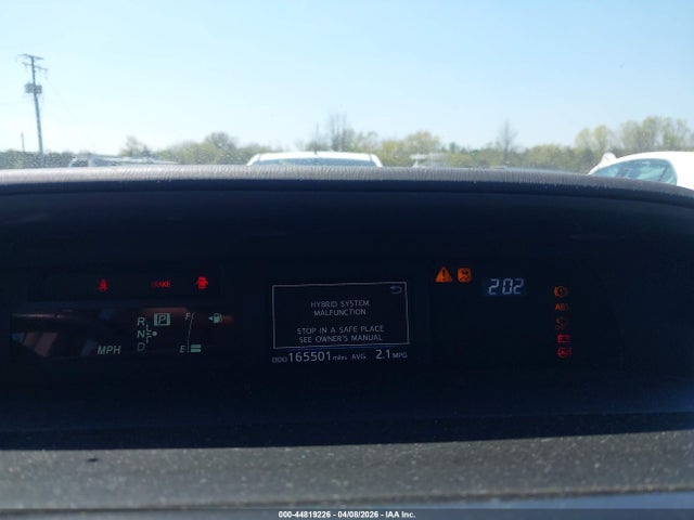 Toyota Prius v Four