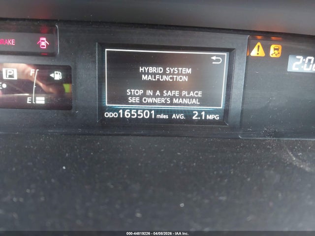 Toyota Prius v Four