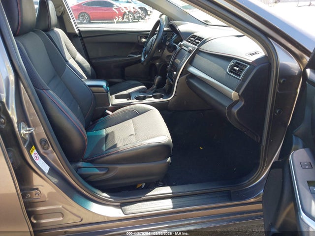 Toyota Camry Se