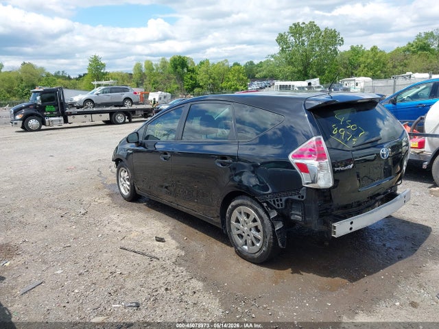 Toyota Prius v Four