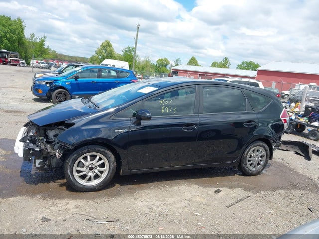Toyota Prius v Four