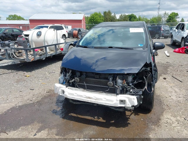 Toyota Prius v Four