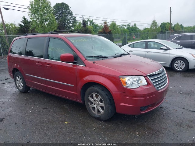 Salvage Chrysler Town & Country Image
