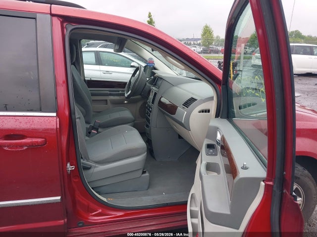 Chrysler Town & Country Touring