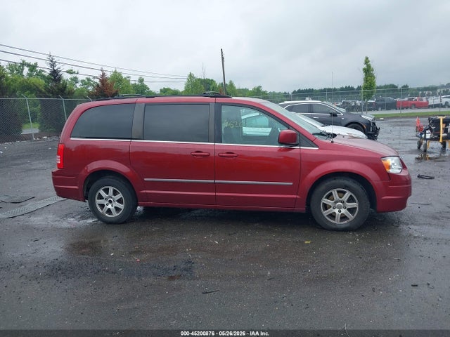 Chrysler Town & Country Touring