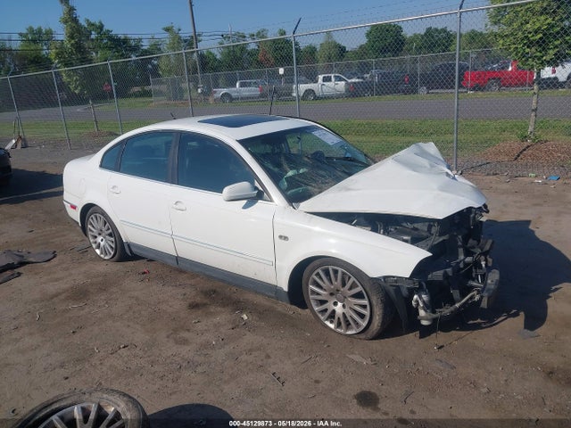 Salvage Volkswagen Passat Image