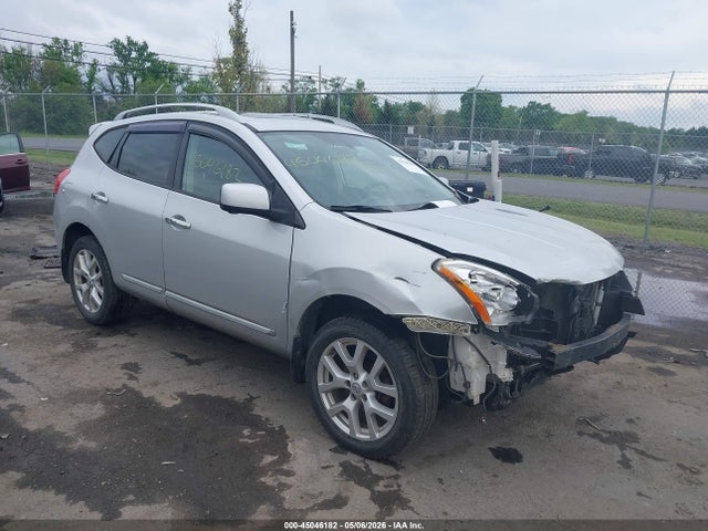 Salvage Nissan Rogue Image