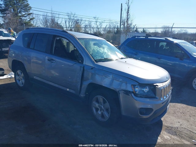 Salvage Jeep Compass Image