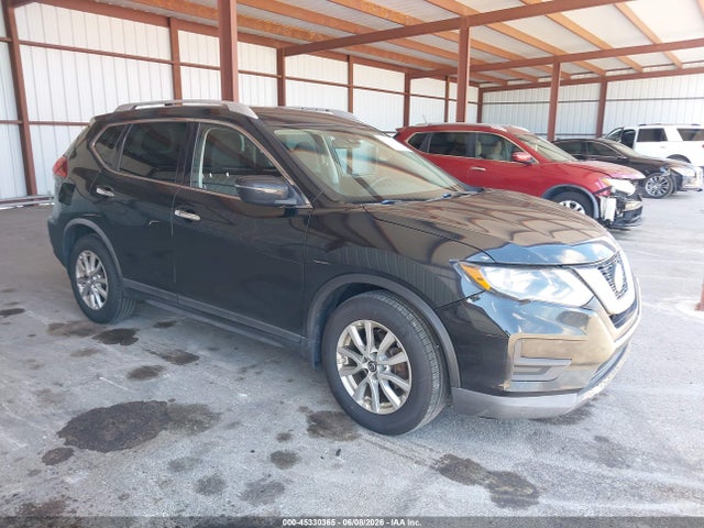 Salvage Nissan Rogue Image
