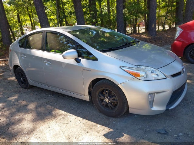 Salvage Toyota Prius Image