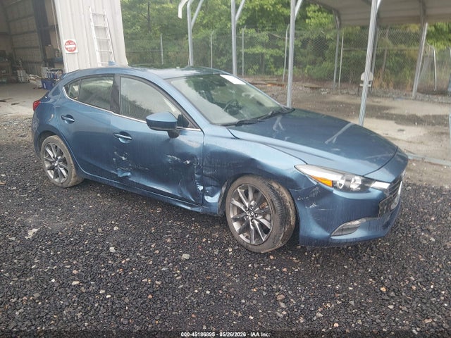 Salvage Mazda Mazda3 Image