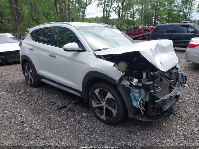 Salvage Hyundai TUCSON Image