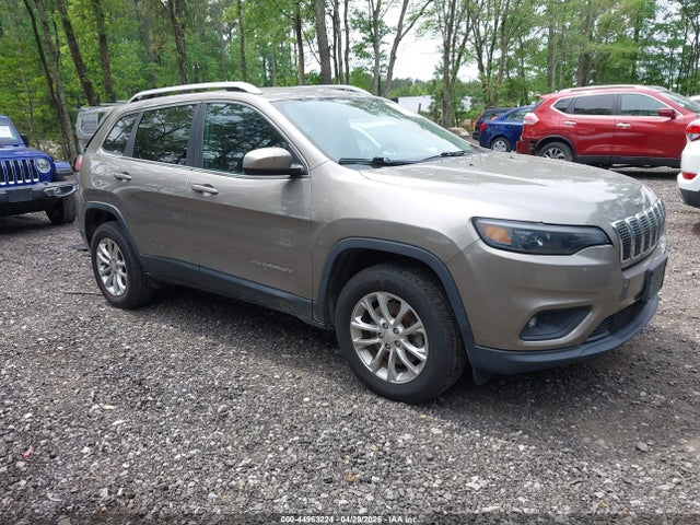 Salvage Jeep Cherokee Image