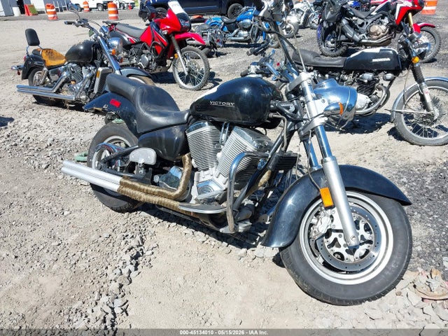 Salvage Victory Motorcycles Deluxe Touring Image