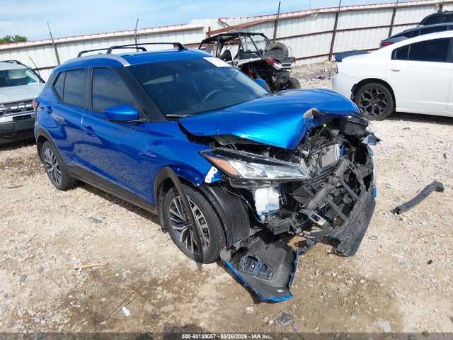 Salvage Nissan Kicks Image