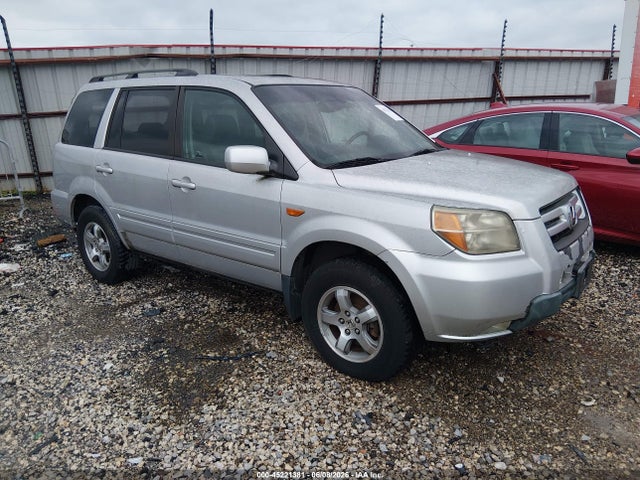 Salvage Honda Pilot Image