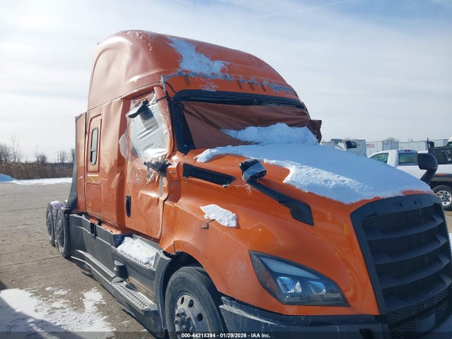 Freightliner New Cascadia 126