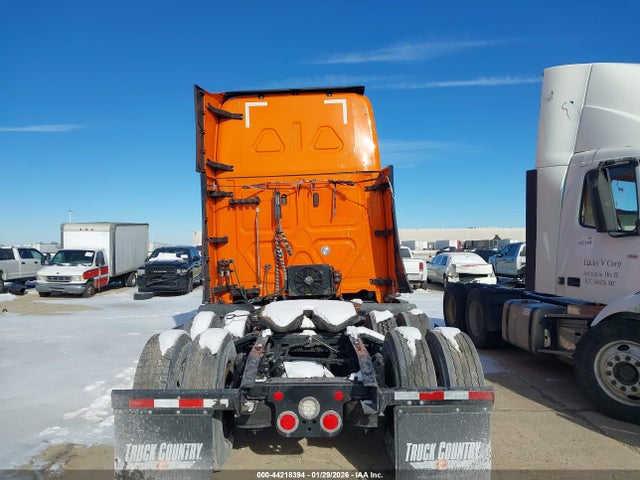 Freightliner New Cascadia 126