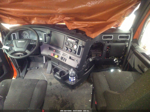 Freightliner New Cascadia 126